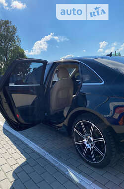 Седан Audi A4 2012 в Нововолынске