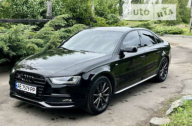 Седан Audi A4 2014 в Дніпрі