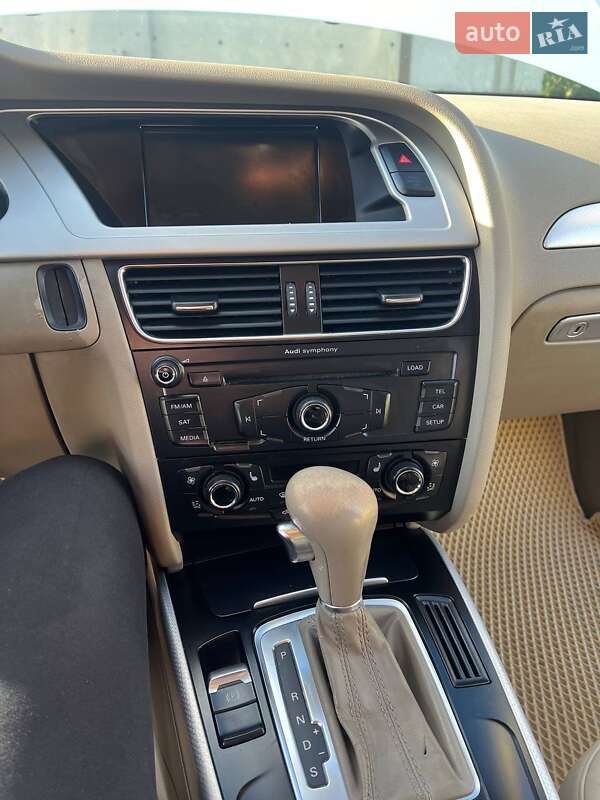 Седан Audi A4 2008 в Ратным
