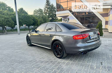 Седан Audi A4 2014 в Житомирі