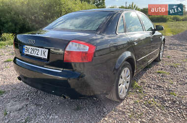 Седан Audi A4 2001 в Березному