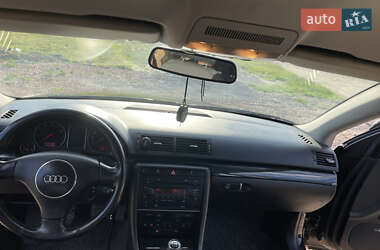 Седан Audi A4 2001 в Березному