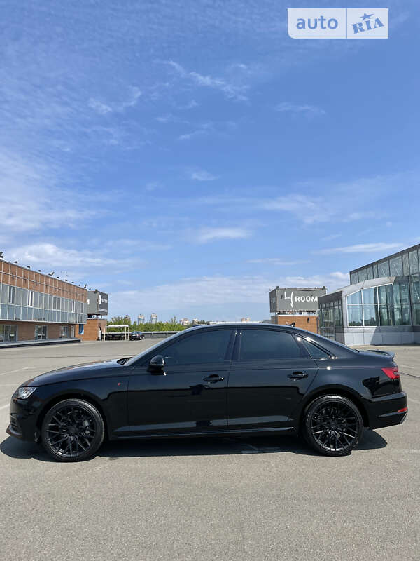 Седан Audi A4 2016 в Хмельницком