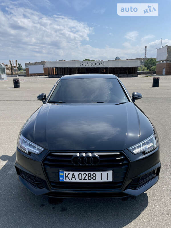 Седан Audi A4 2016 в Хмельницком