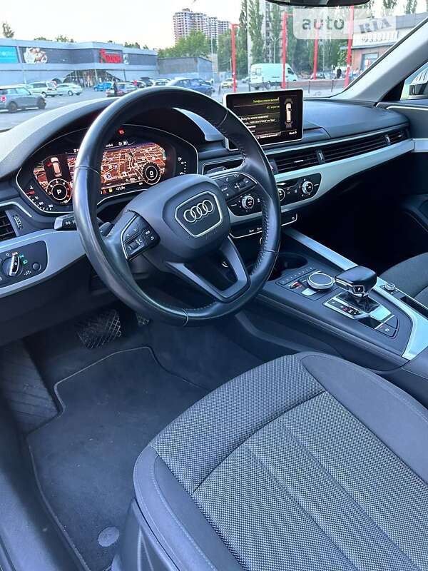 Универсал Audi A4 2017 в Киеве