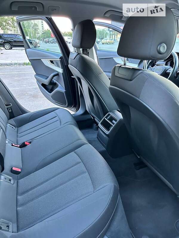 Универсал Audi A4 2017 в Киеве
