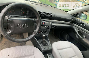 Седан Audi A4 1997 в Рудки