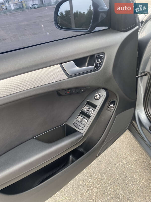 Седан Audi A4 2012 в Харькове