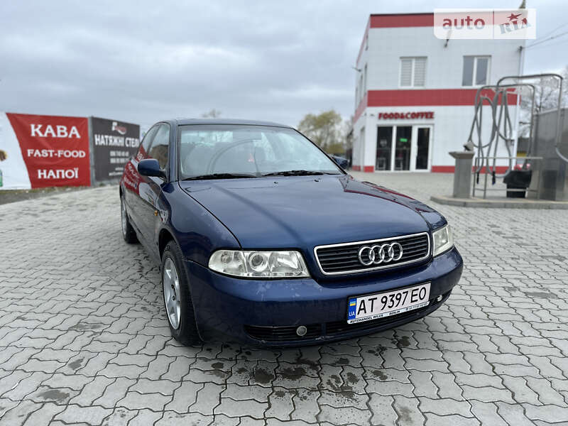 Седан Audi A4 1998 в Калуше