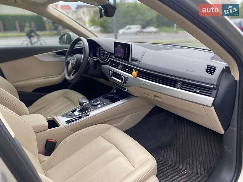 Седан Audi A4 2016 в Львове