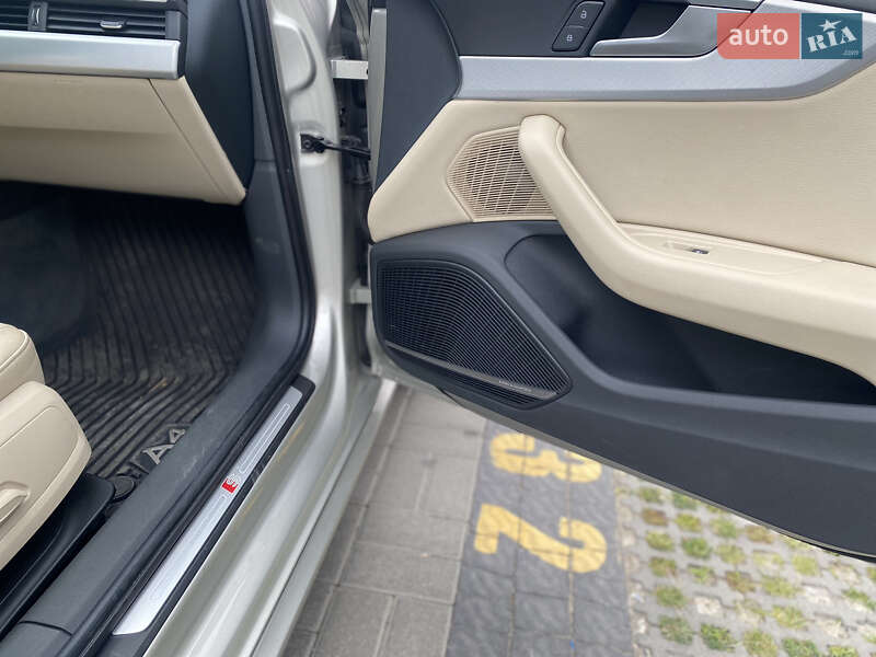 Седан Audi A4 2016 в Львове