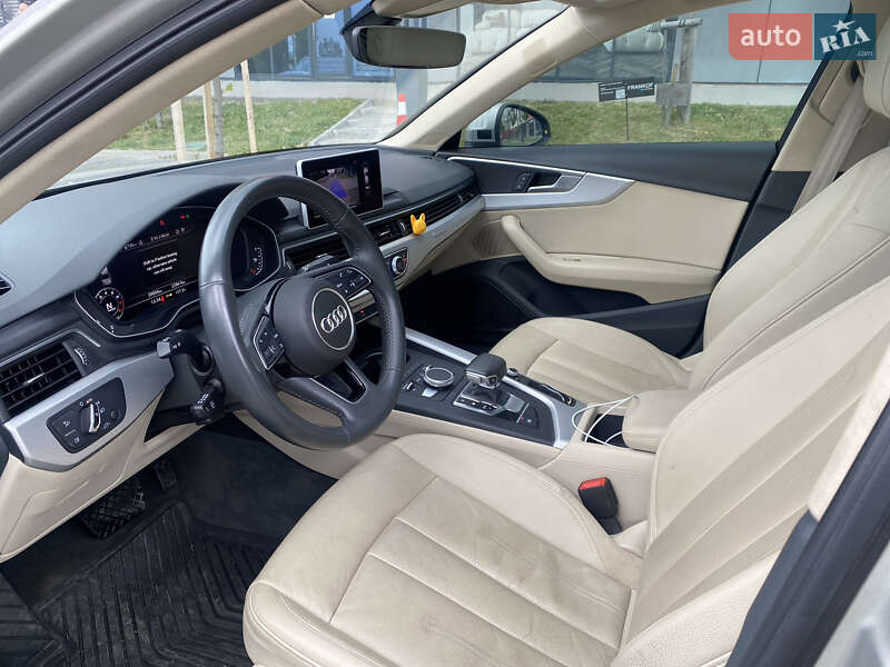 Седан Audi A4 2016 в Львове