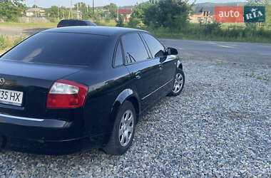 Седан Audi A4 2002 в Надворной