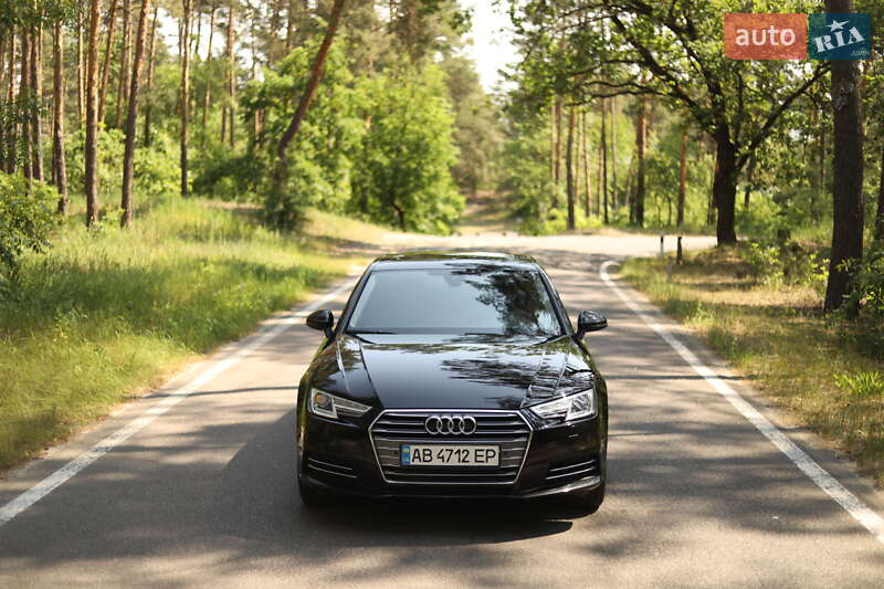 Седан Audi A4 2017 в Киеве