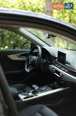 Седан Audi A4 2017 в 