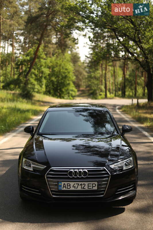 Седан Audi A4 2017 в Киеве