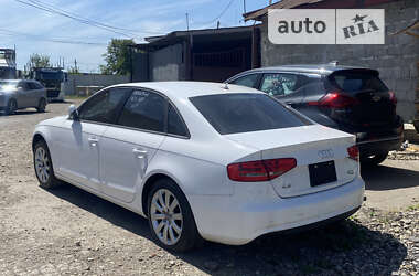 Седан Audi A4 2013 в Стрию