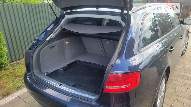 Универсал Audi A4 2011 в Тысменице