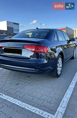 Седан Audi A4 2013 в 