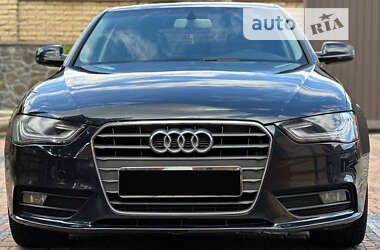 Седан Audi A4 2012 в 