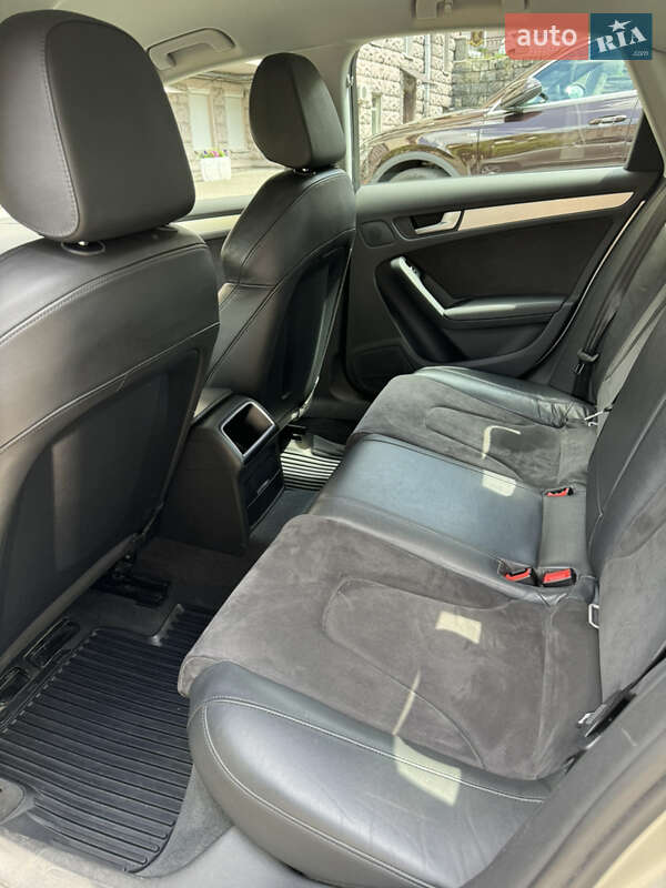 Седан Audi A4 2012 в Києві