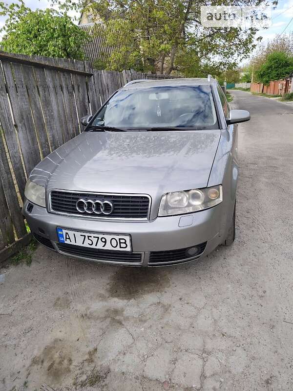 Универсал Audi A4 2002 в Вишневом