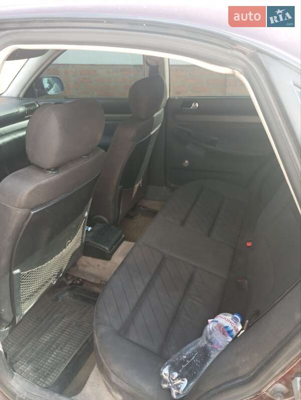 Седан Audi A4 1996 в Полтаві