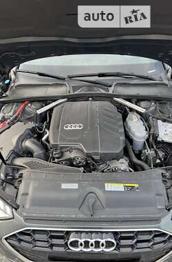 Седан Audi A4 2021 в 