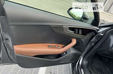 Седан Audi A4 2021 в 