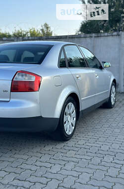 Седан Audi A4 2003 в Сарнах