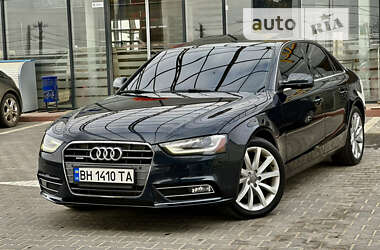 Седан Audi A4 2012 в Измаиле