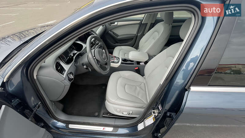 Седан Audi A4 2015 в Киеве
