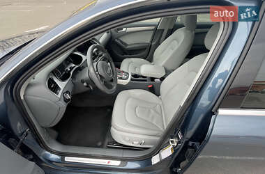 Седан Audi A4 2015 в 
