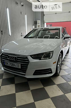 Седан Audi A4 2015 в Сумах