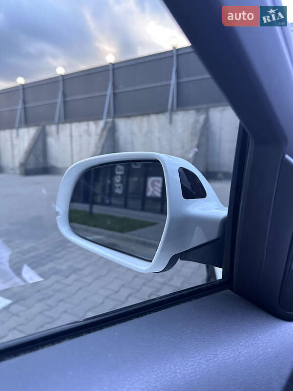 Седан Audi A4 2014 в Ивано-Франковске