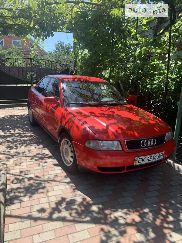 Седан Audi A4 1996 в Шепетовке