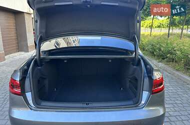 Седан Audi A4 2016 в 