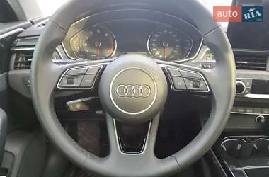 Седан Audi A4 2021 в Ужгороде