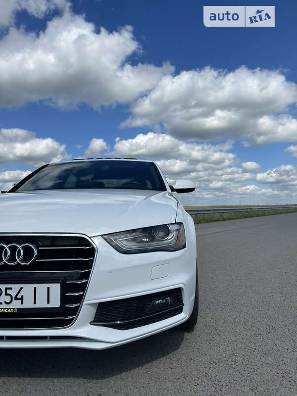 Седан Audi A4 2012 в Ровно