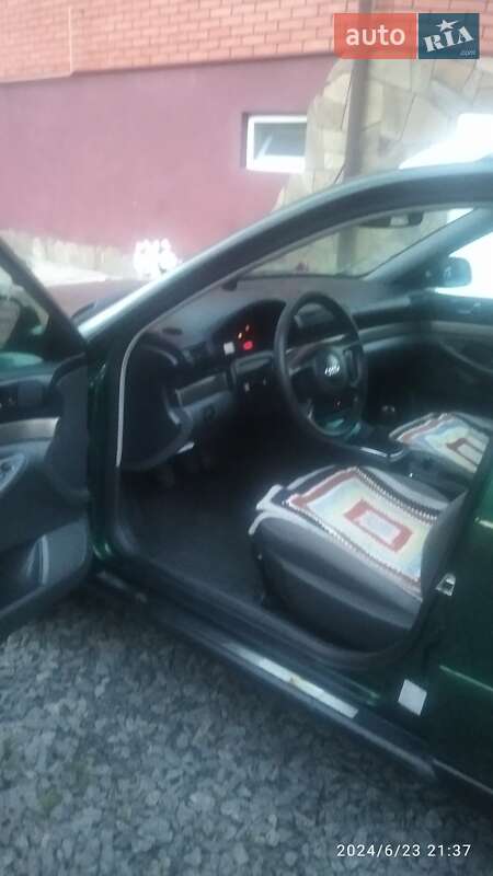 Универсал Audi A4 2001 в Рокитном