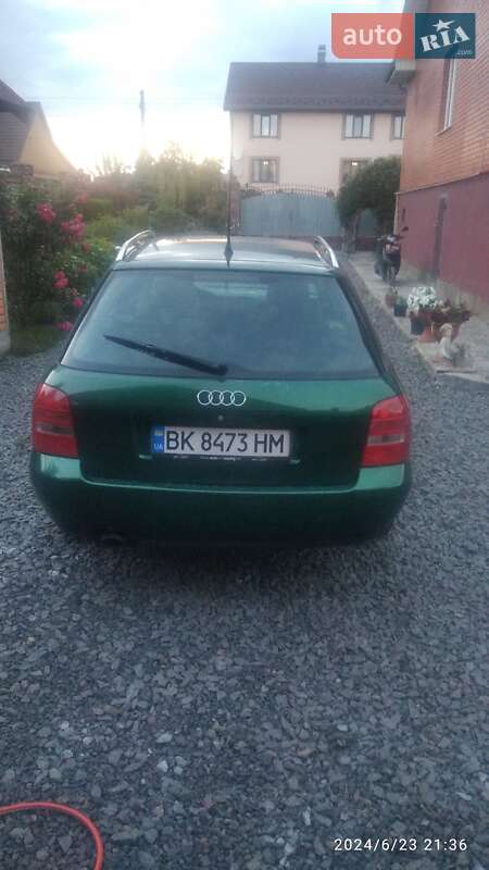 Универсал Audi A4 2001 в Рокитном