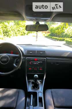 Седан Audi A4 2002 в Рівному