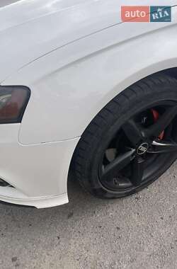 Седан Audi A4 2012 в Киеве