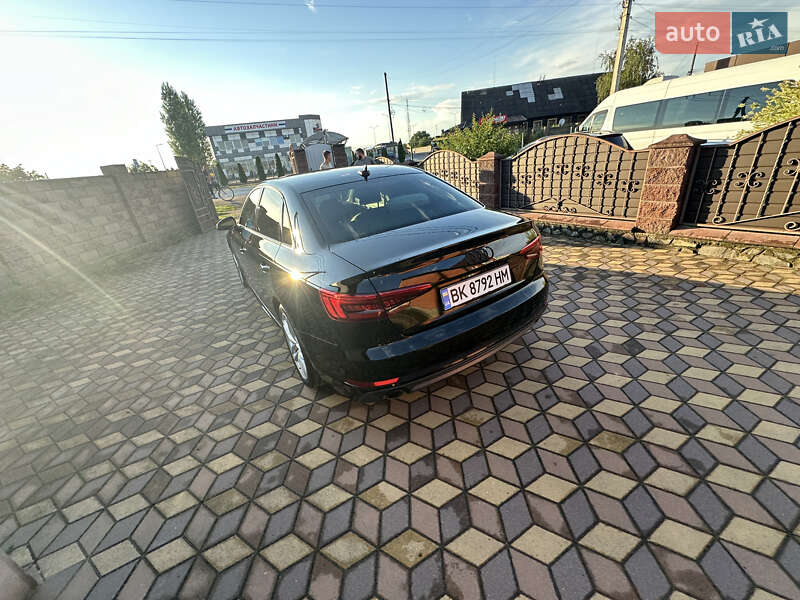 Седан Audi A4 2016 в Сарнах