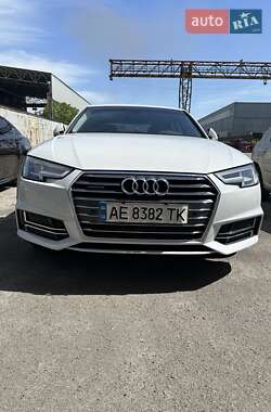 Седан Audi A4 2016 в Днепре