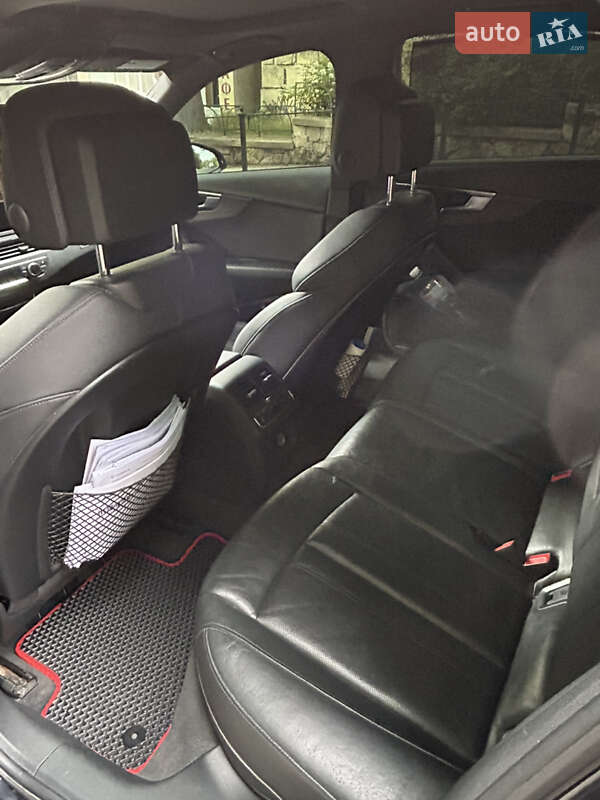Седан Audi A4 2016 в Львове