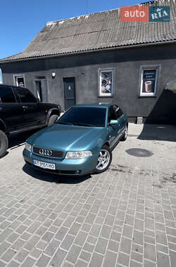 Седан Audi A4 1999 в 
