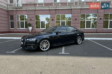 Седан Audi A4 2017 в 