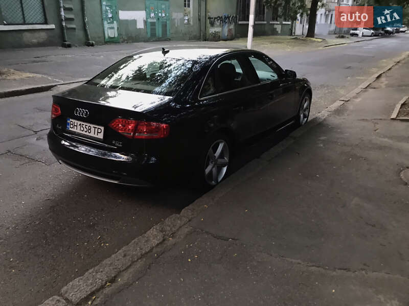 Седан Audi A4 2011 в Одессе