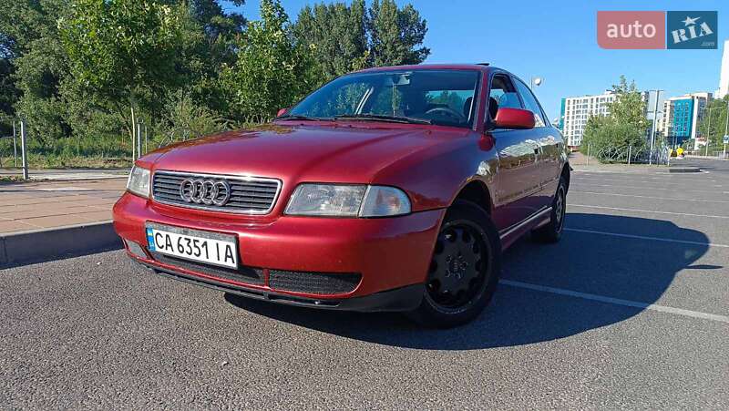 Седан Audi A4 1995 в Черкассах